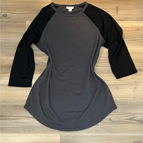 LuLaRoe Randy - Picture 1 of 6
